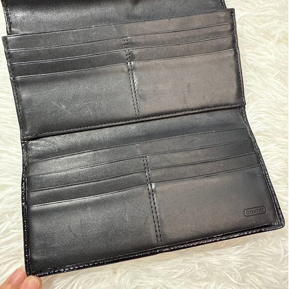 COACH Ashley Signature Canvas Jacquard  Wallet - Picture 4 of 8